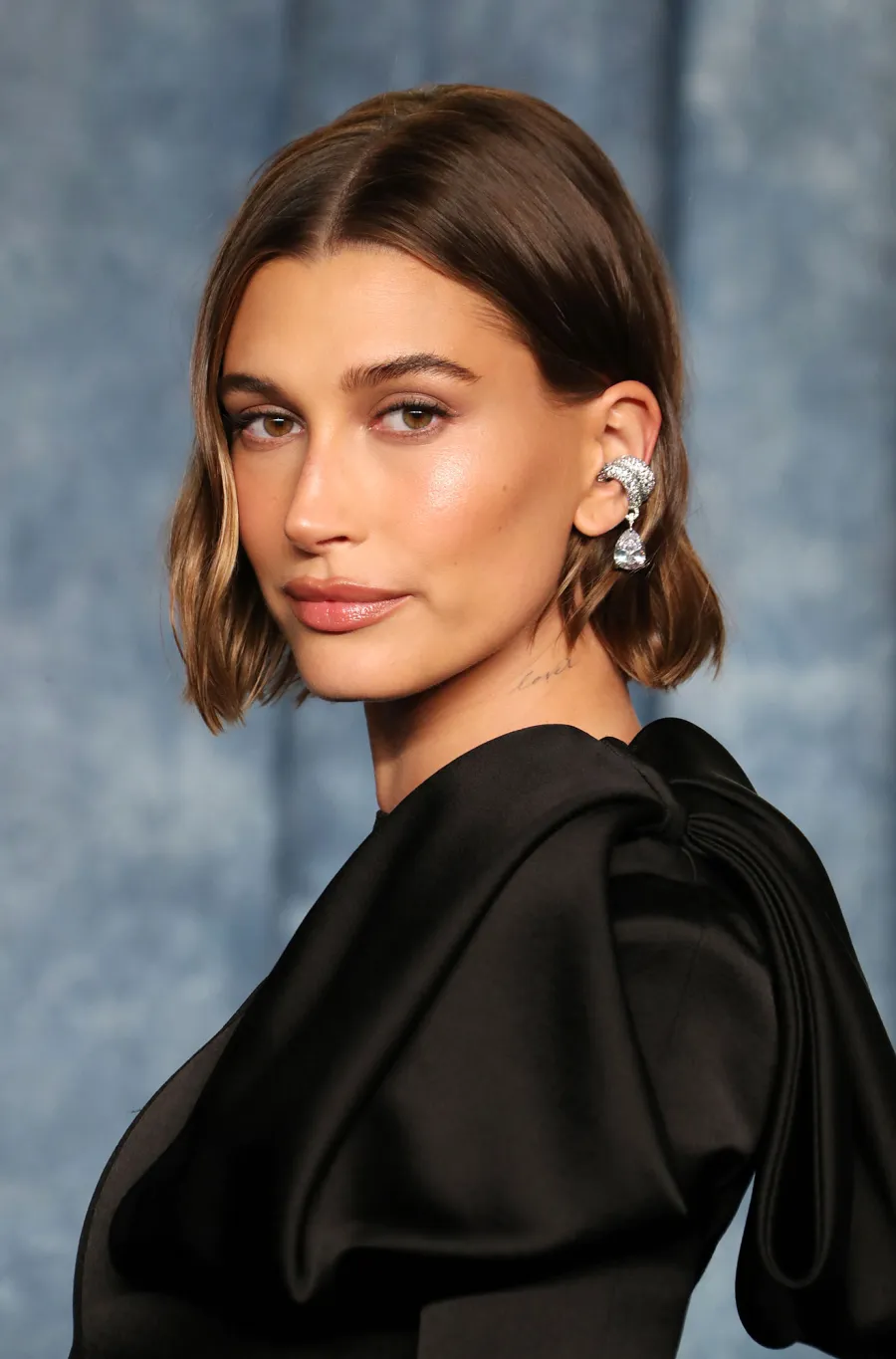 Hailey Bieber Attends 2023 Vanity Fair Oscar Party 2023 Oscars 3