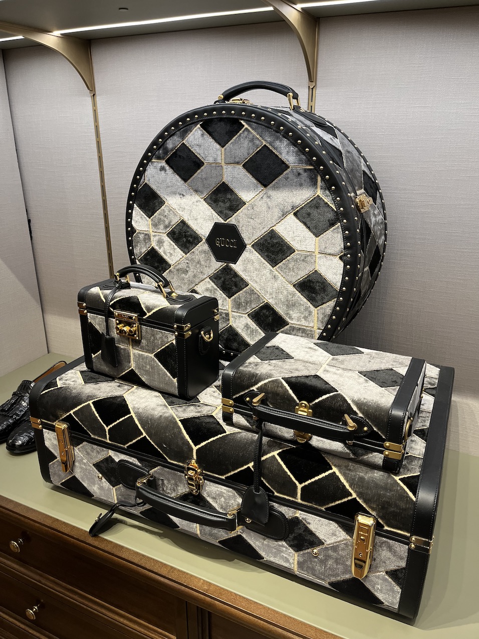 new gucci luggage store paris