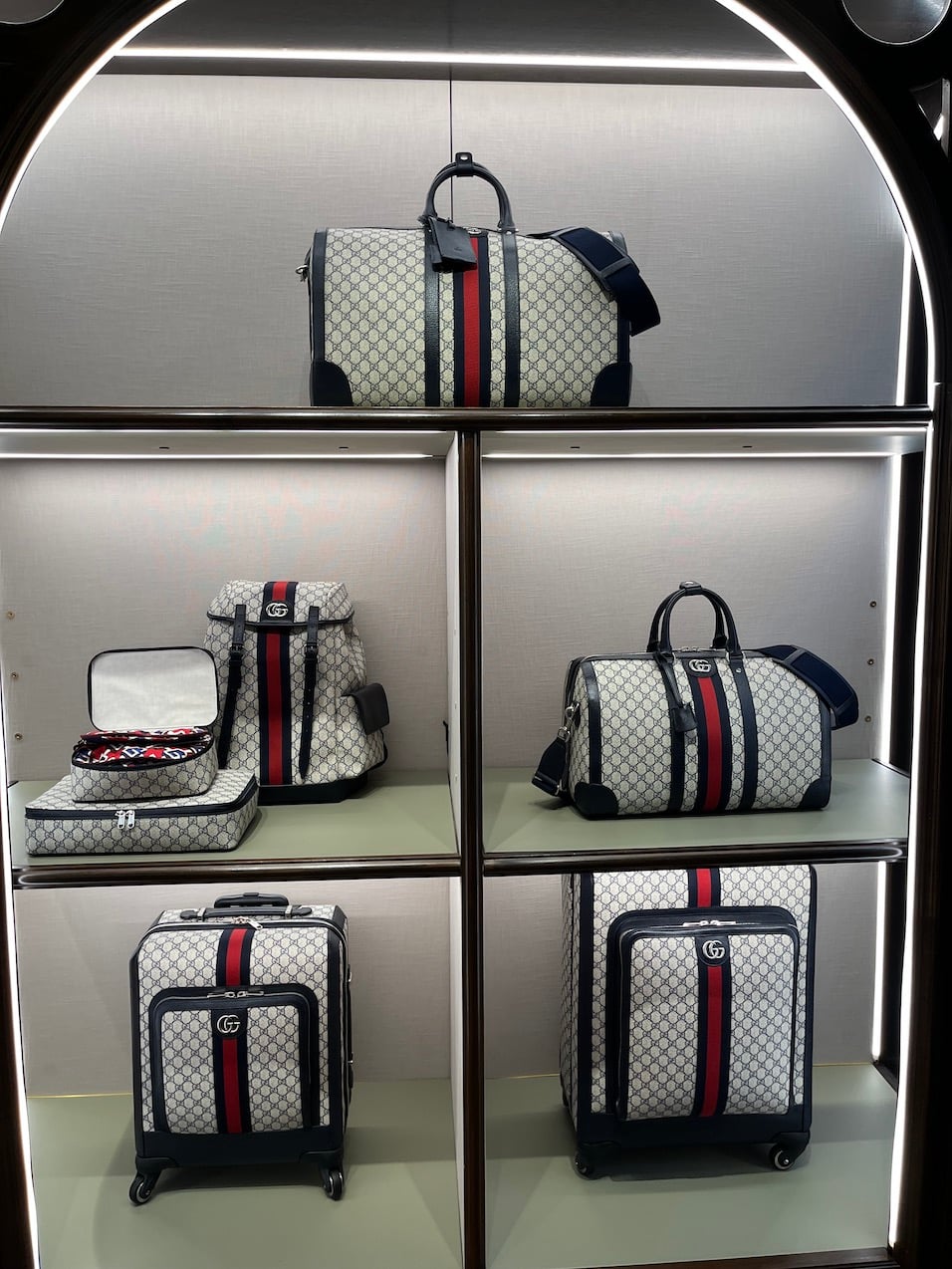 new gucci luggage store paris