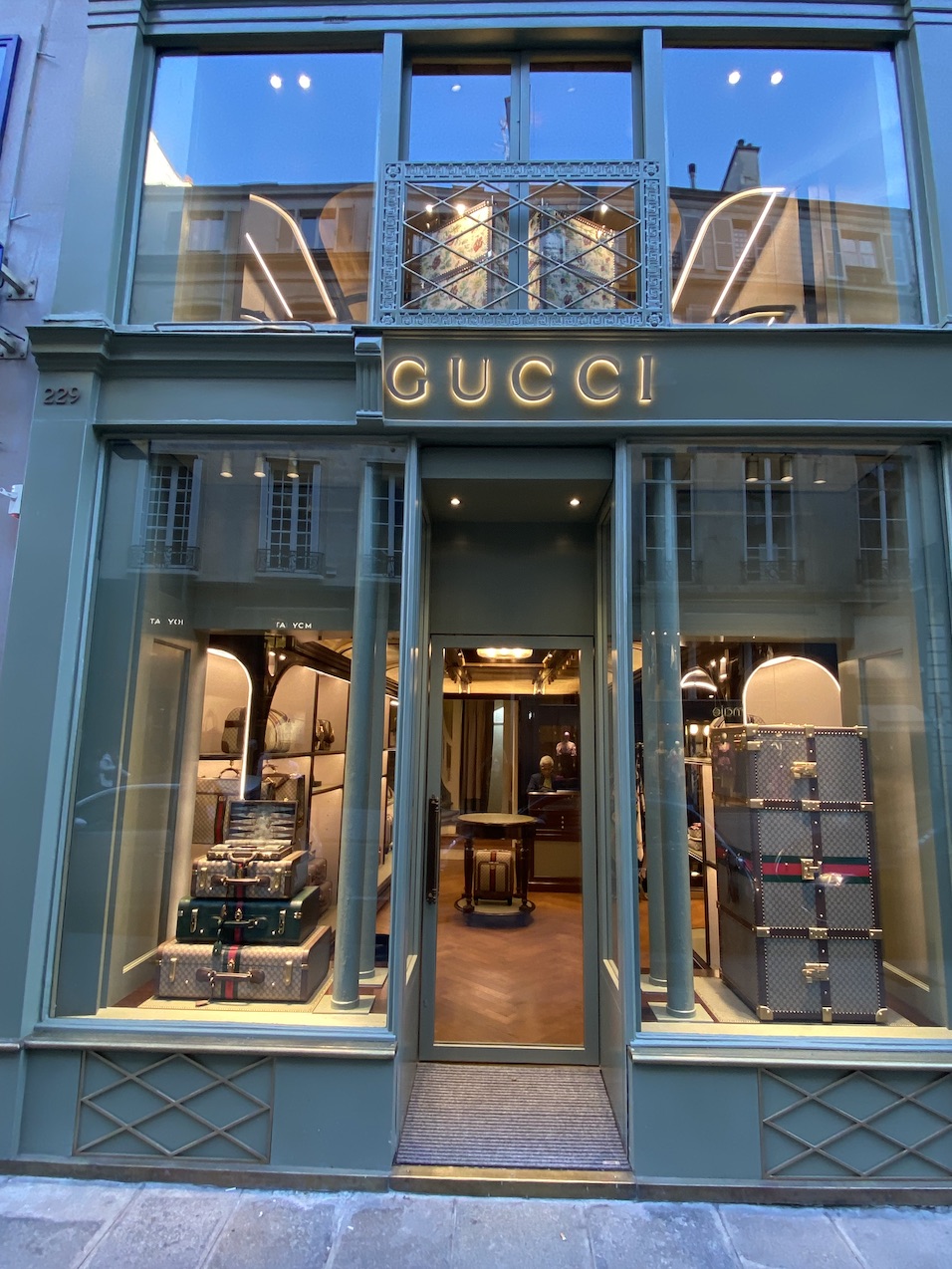 new gucci luggage store paris