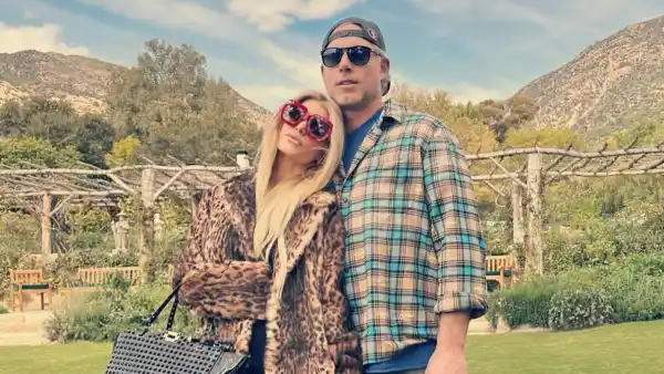 Jessica Simpson Shares PDA Pics From Getaway With Husband Eric Johnson