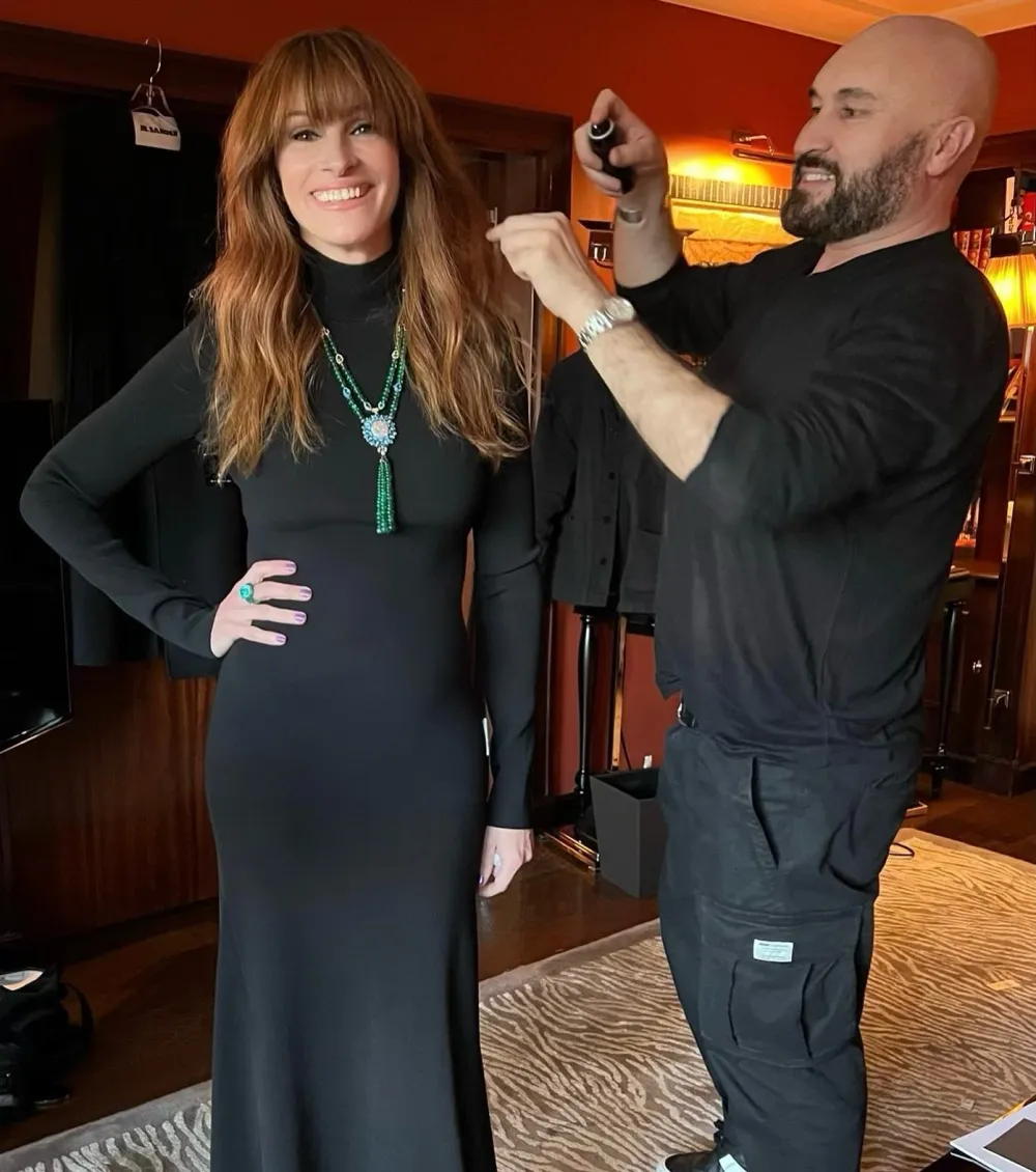 Julia Roberts Ditches Her Signature Middle Part for Beautiful Bangs: Photo