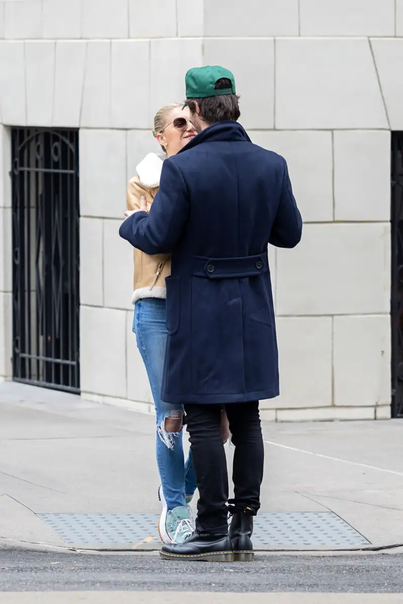 Kelsea Ballerini Packs on PDA With Chase Stokes In NYC Before Her 'SNL' Debut: Photos