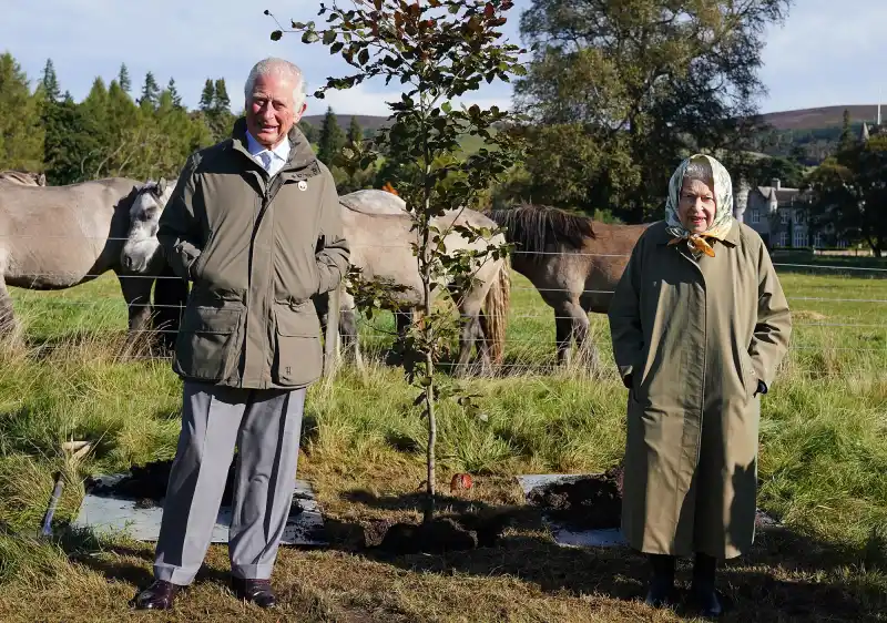 King Charles III's Sweetest Moments With Late Mother Queen Elizabeth II Through the Years- Photos - 291