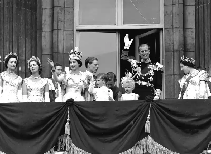 King Charles III's Sweetest Moments With Late Mother Queen Elizabeth II Through the Years- Photos - 292