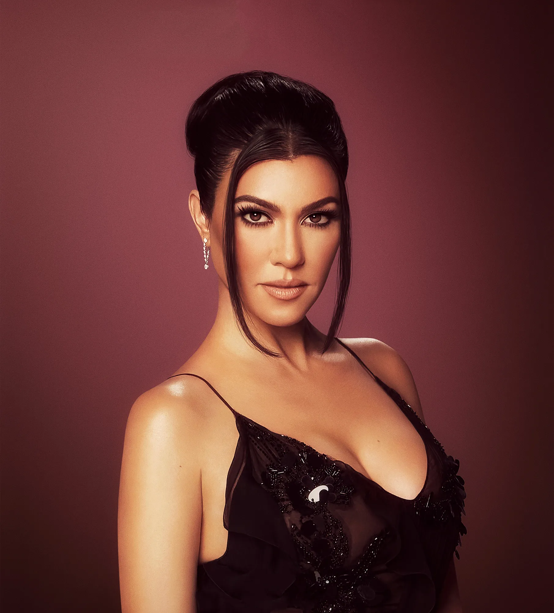 Kourtney Kardashian Claps Back at Troll Claiming Her 'New Style' Is No Longer ‘Classy’ - 611