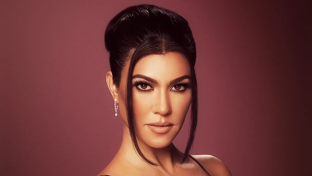 Kourtney Kardashian Claps Back at Troll Claiming Her 'New Style' Is No Longer ‘Classy’ - 611