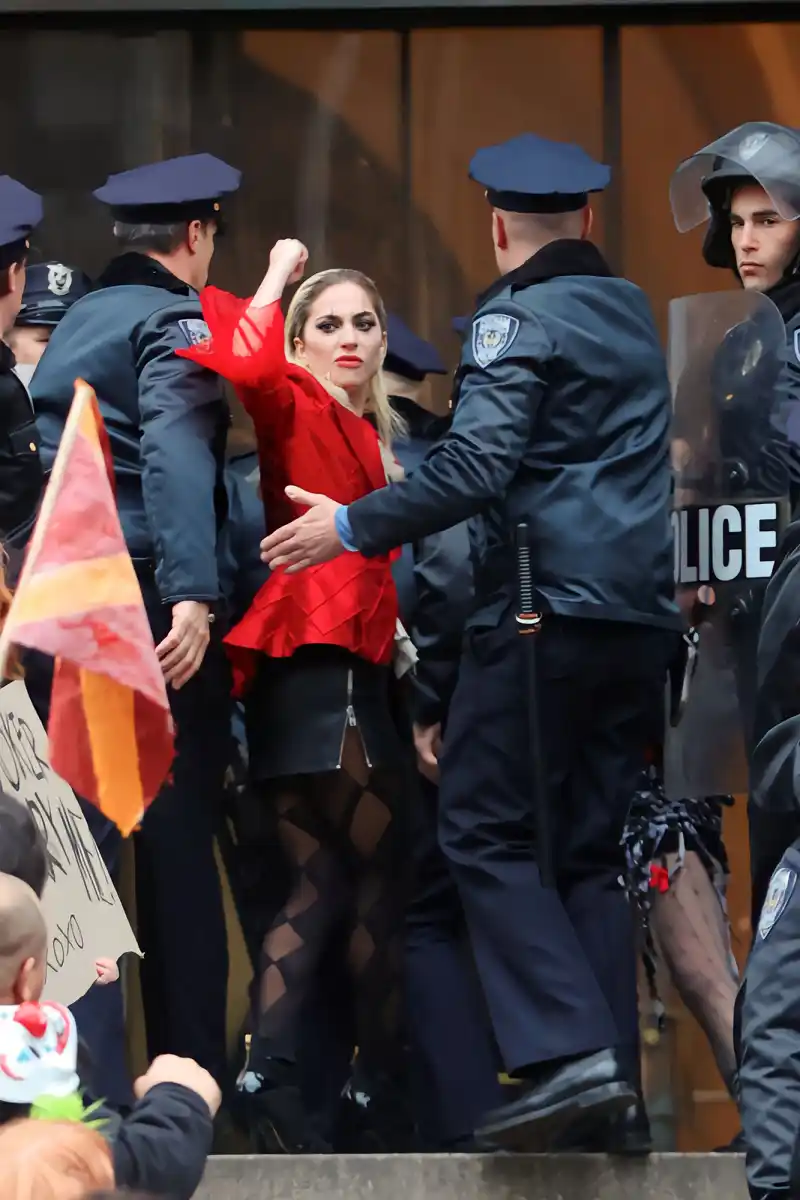 Lady Gaga Steps Out in Harley Quinn Costume, Makeup for 1st Time While Filming 'Joker 2'