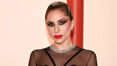Lady Gaga Steps Out in Harley Quinn Costume, Makeup for 1st Time While Filming 'Joker 2'