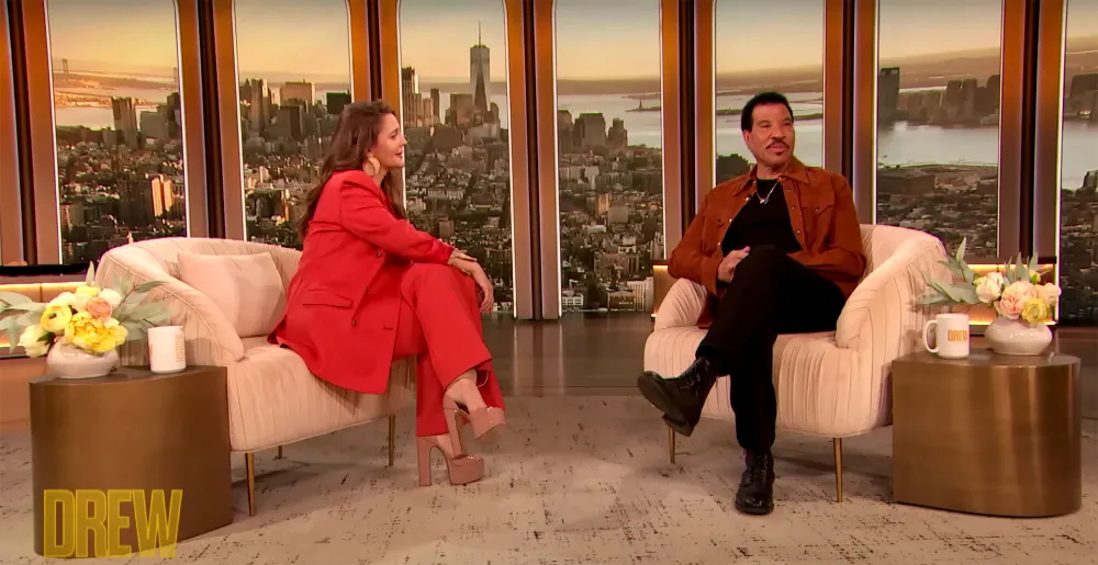 Lionel Richie Tells Drew Barrymore Her Wild Days With Daughter Nicole Richie Almost Killed Me 3