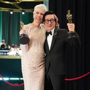 Oscars 2023- Complete List of Nominees and Winners - 653 Jamie Lee Curtis, Ke Huy Quan.