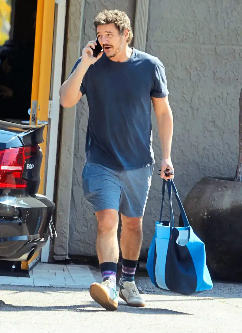 Pedro Pascal They Chat On The Phone Just Like Us