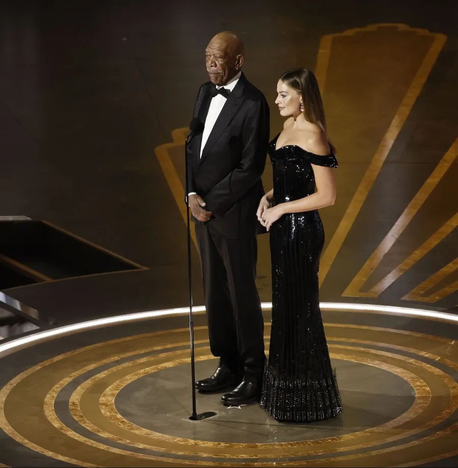 Oscars 2023 Margot Robbie mini gall