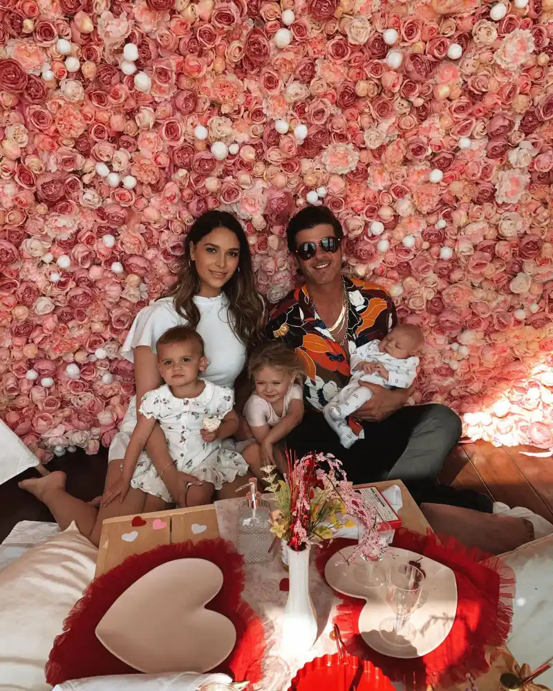 Robin Thicke and April Love Geary: A Timeline of Their Relationship roses