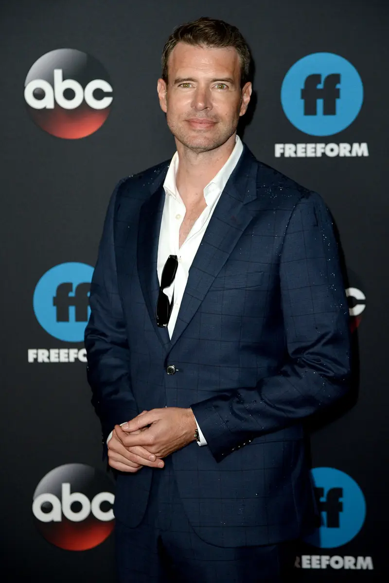 Scott Foley Stars Who Were Revealed as Ghostface in Scream Movies