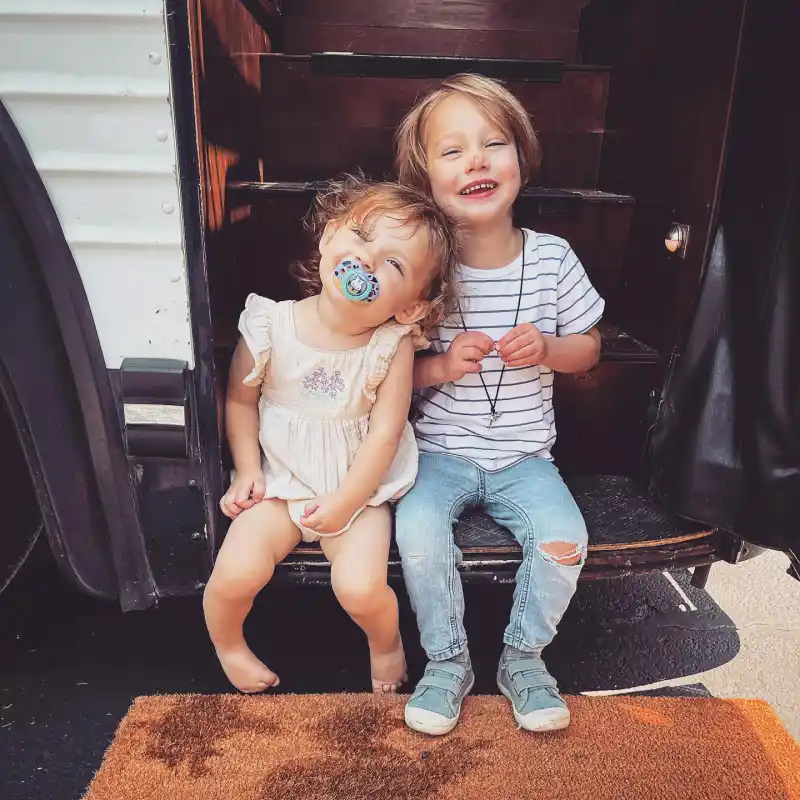 Taylor Hanson's Family Guide- See His 7 Kids With Wife Natalie - 726