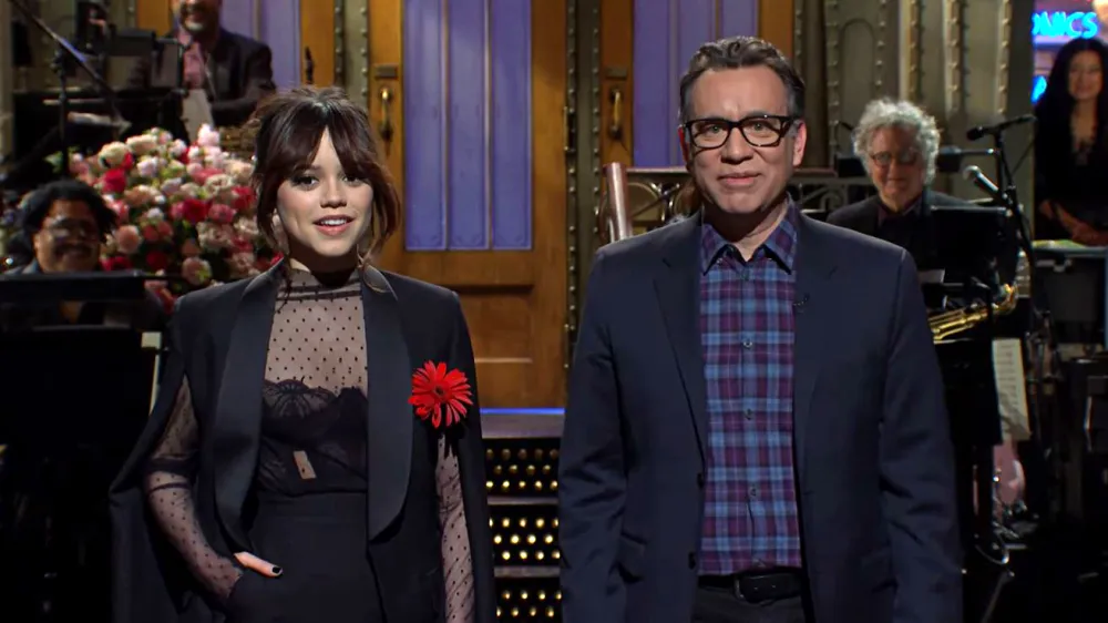 Jenna Ortega Remakes 'The Parent Trap' on 'Saturday Night Live' &mdash;&nbsp;&nbsp;Alongside Wednesday's Fred Armisen