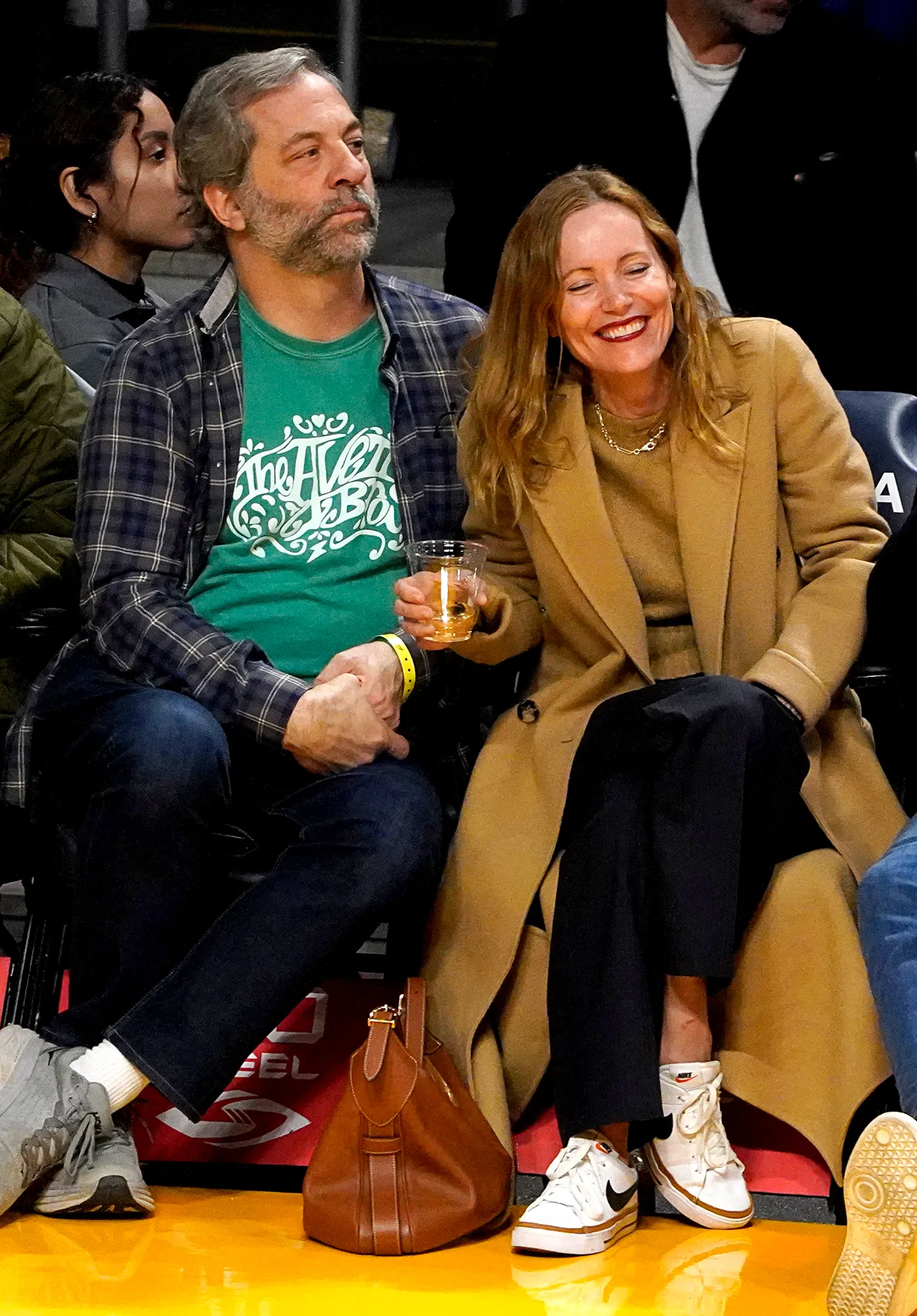 Nothing But Net! Leslie Mann, Judd Apatow Sit Courtside at Basketball Game