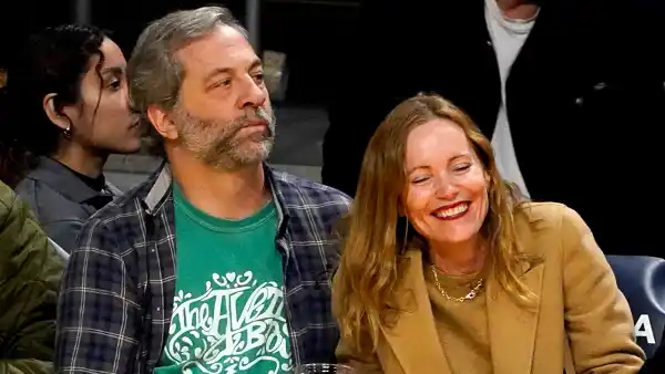 Nothing But Net! Leslie Mann, Judd Apatow Sit Courtside at Basketball Game