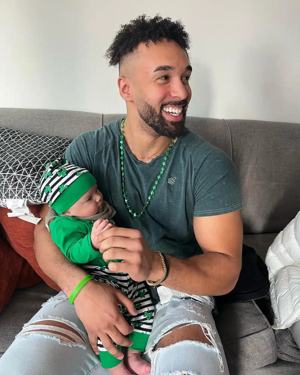 &lsquo;Love Is Blind&rsquo; Alum Bartise Bowden Seemingly Welcomes 1st Child- &lsquo;I&rsquo;m Gonna Be the Hero for Him&rsquo; - 926