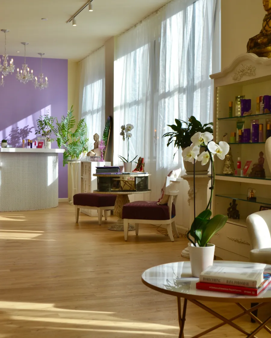 Buzzzz-o-Meter: Lukas Gage’s Go-To Facial Treatment, Kris Jenner’s Favorite Vodka and More of What Hollywood Is Buzzing About