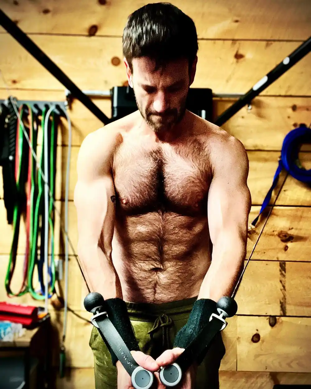 Colin Donnell Shows Off Shredded Abs