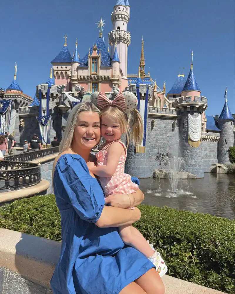 DWTS' Lindsay Arnold Claps Back at Fat-Shaming Comment Amid 2nd Pregnancy: 'Proud of It'