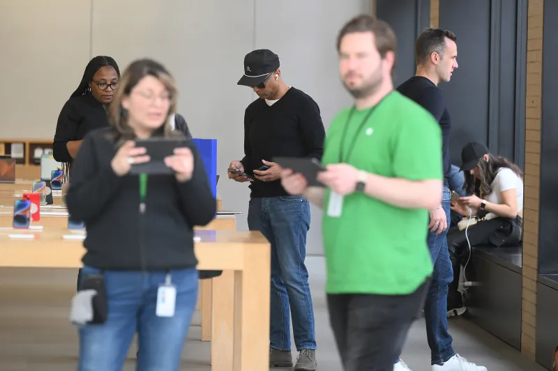 Don Lemon Keeps Low Profile in NYC After Dramatic CNN Exit 4