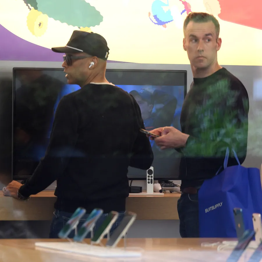 Don Lemon Keeps Low Profile in NYC After Dramatic CNN Exit 5