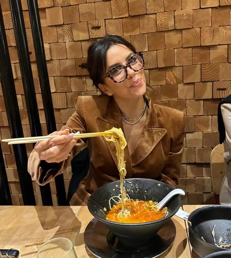 Eva Longoria They Use Chopsticks Just Like Us