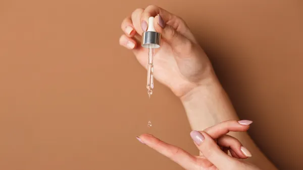 Face-Serum-Stock-Photo