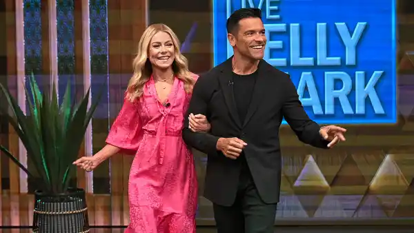 Feature Kelly Ripa Wardrobe Malfunction on Live