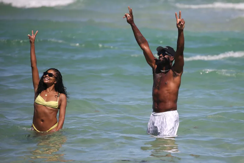 Gabrielle Union Yellow Bikini Dwyane Wade 3