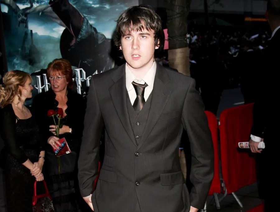 Harry-Potter-Hotties-Sexiest-Witch-and-Wizard-Transformations-Neville-Longbottom-2005