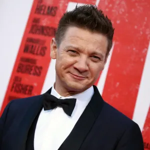 Jeremy Renner Says His Eye Popped Out During Snowplow Accident