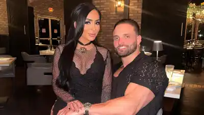 Jersey Shore Angelina Pivarnick Gets Engaged to Vinny Tortorella