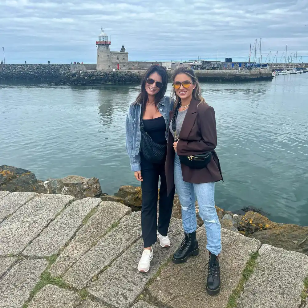 Jessie James Decker&rsquo;s Sister Sydney Shares Pic of Daughter With Popcorn After United Airlines Drama