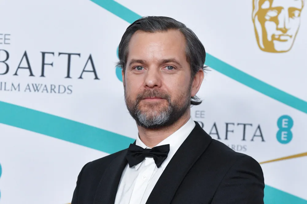 Joshua Jackson Says He Felt 'Imposter Syndrome' Over His 'Dawson's Creek' Salary