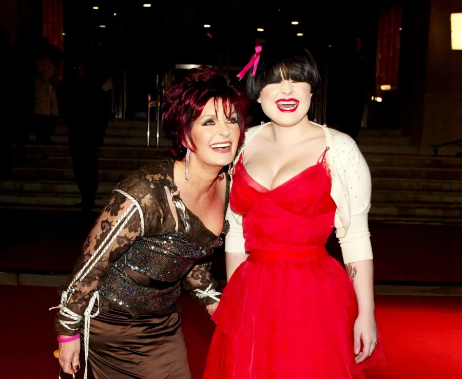 Kate-Hudson-Goldie-Hawn-and-More-Famous-Mothers-and-Daughters-Photos-Sharon-Osbourne-Kelly-Osbourne-2005