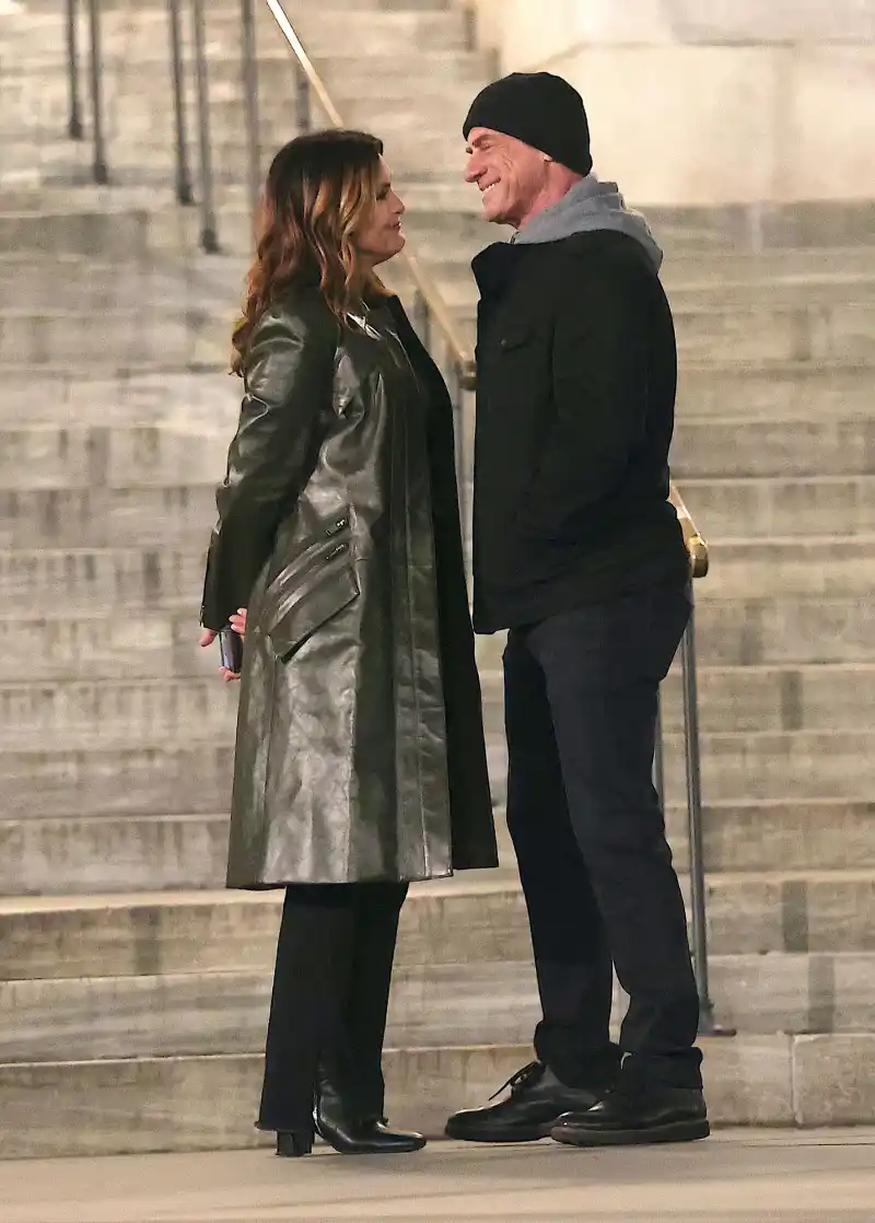 Mariska Hargitay and Christopher Meloni Hot Pics