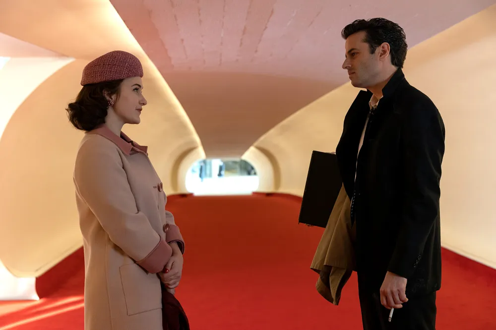 Marvelous Mrs. Maisel&rsquo;s Rachel Brosnahan Reveals Why Midge and Lenny Are Such a &lsquo;Great Match&rsquo;