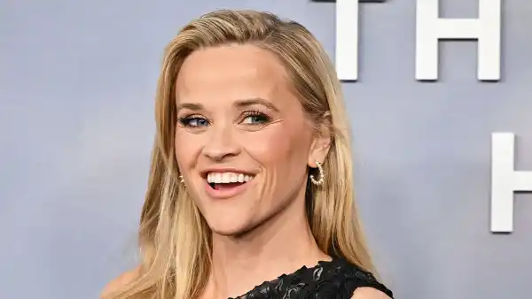 Reese Witherspoon Is All Smiles During Her 1st Red Carpet Appearance Since Jim Toth Split