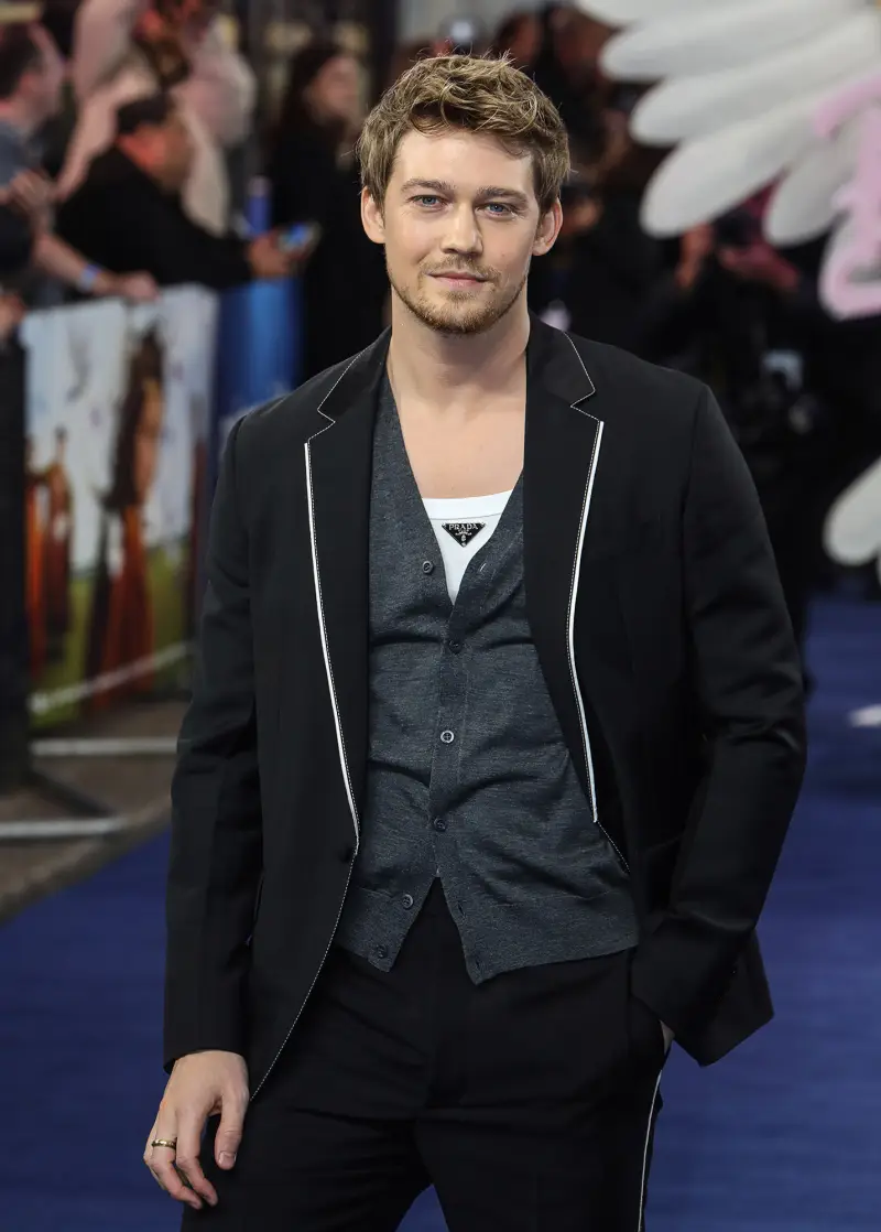 Taylor Swift Gives Loser Sign to Lover Version of Herself During Eras Tour After Joe Alwyn Split 107