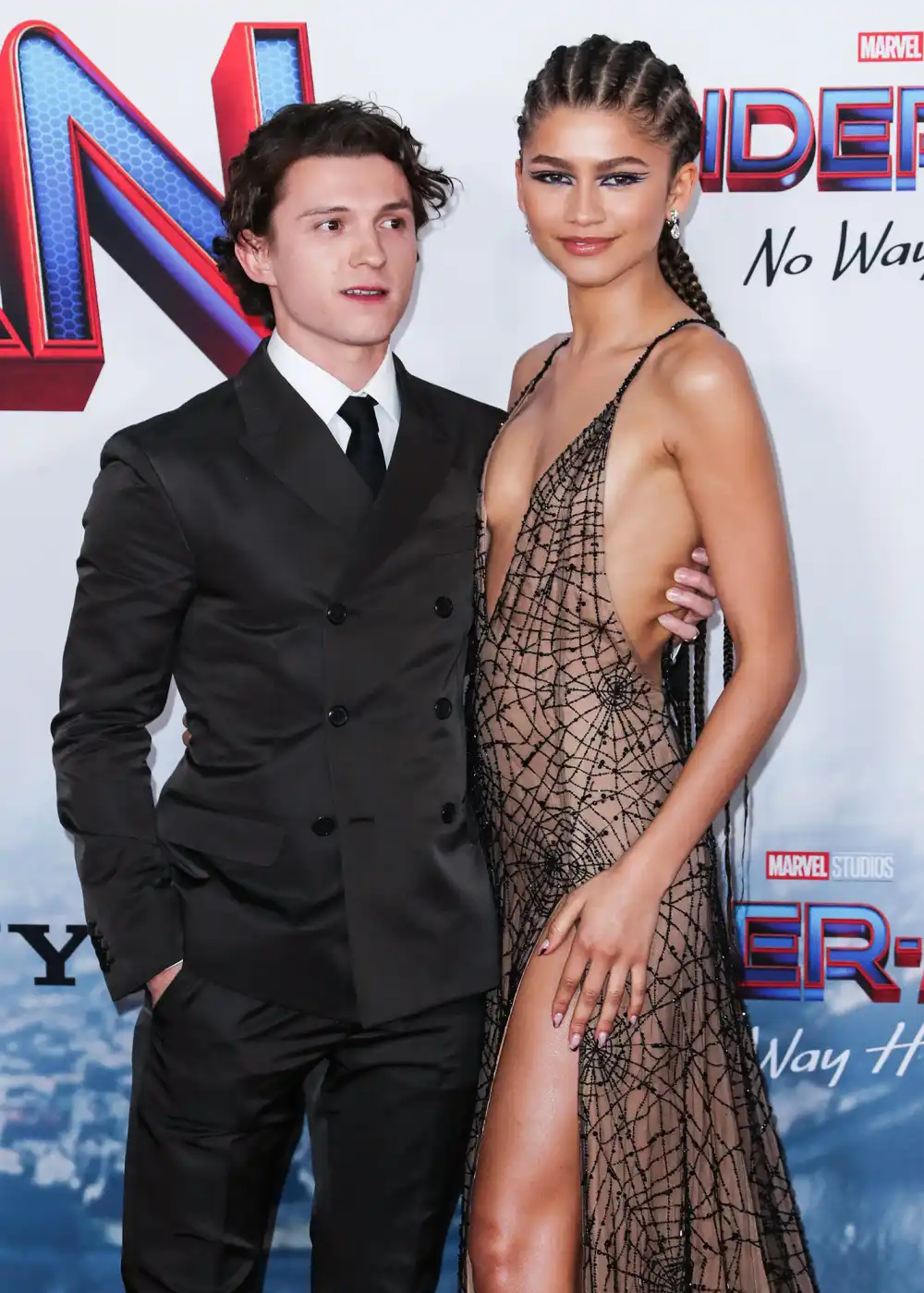 Zendaya and Tom Holland Have Rare Public Date Night at Usher Concert- Details 511