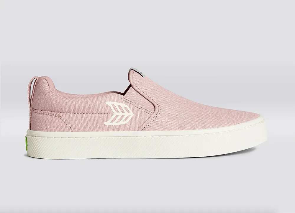cariuma-canvas-slip-on-pink