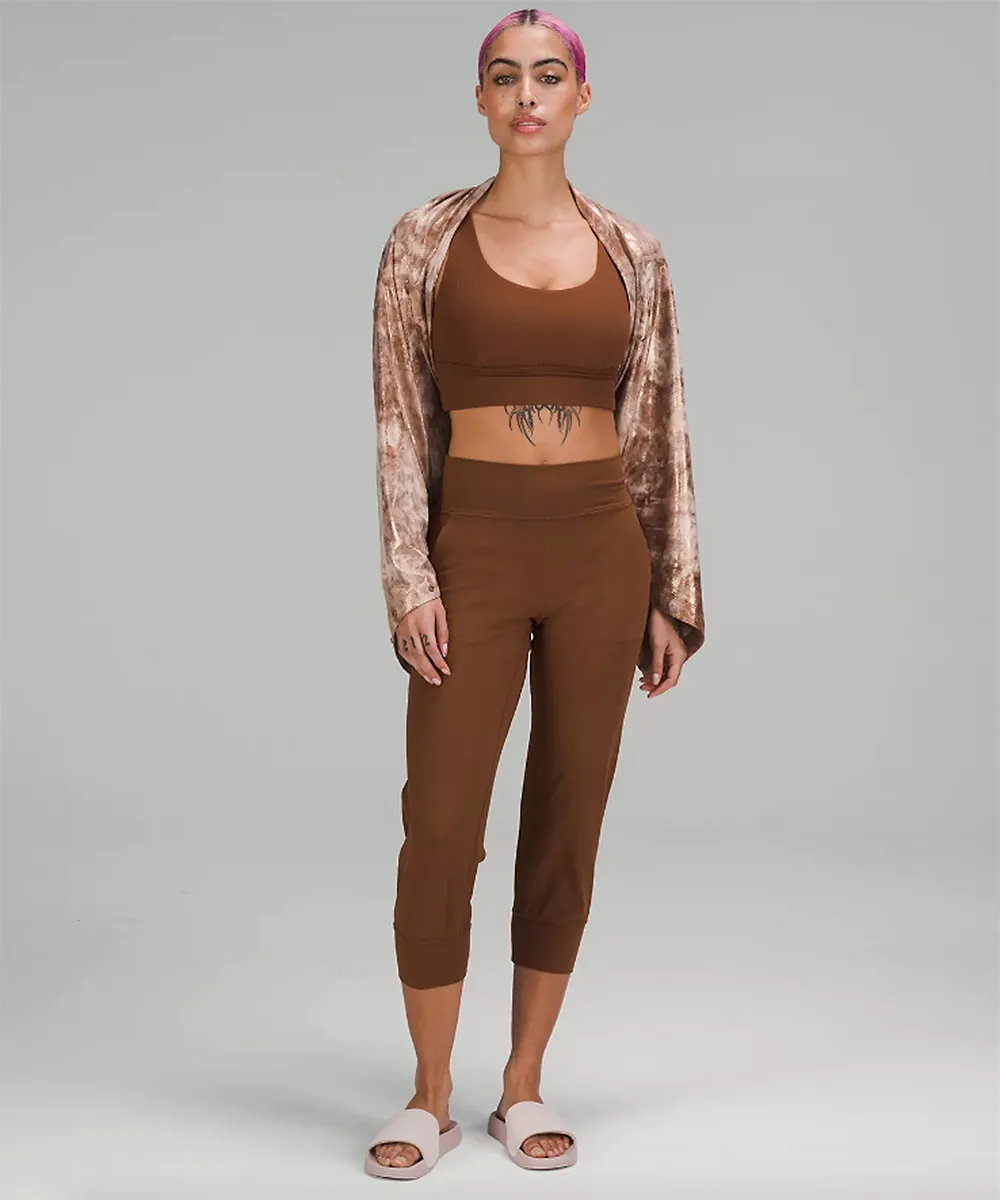 lululemon-mothers-day-gifts-scarf-wrap