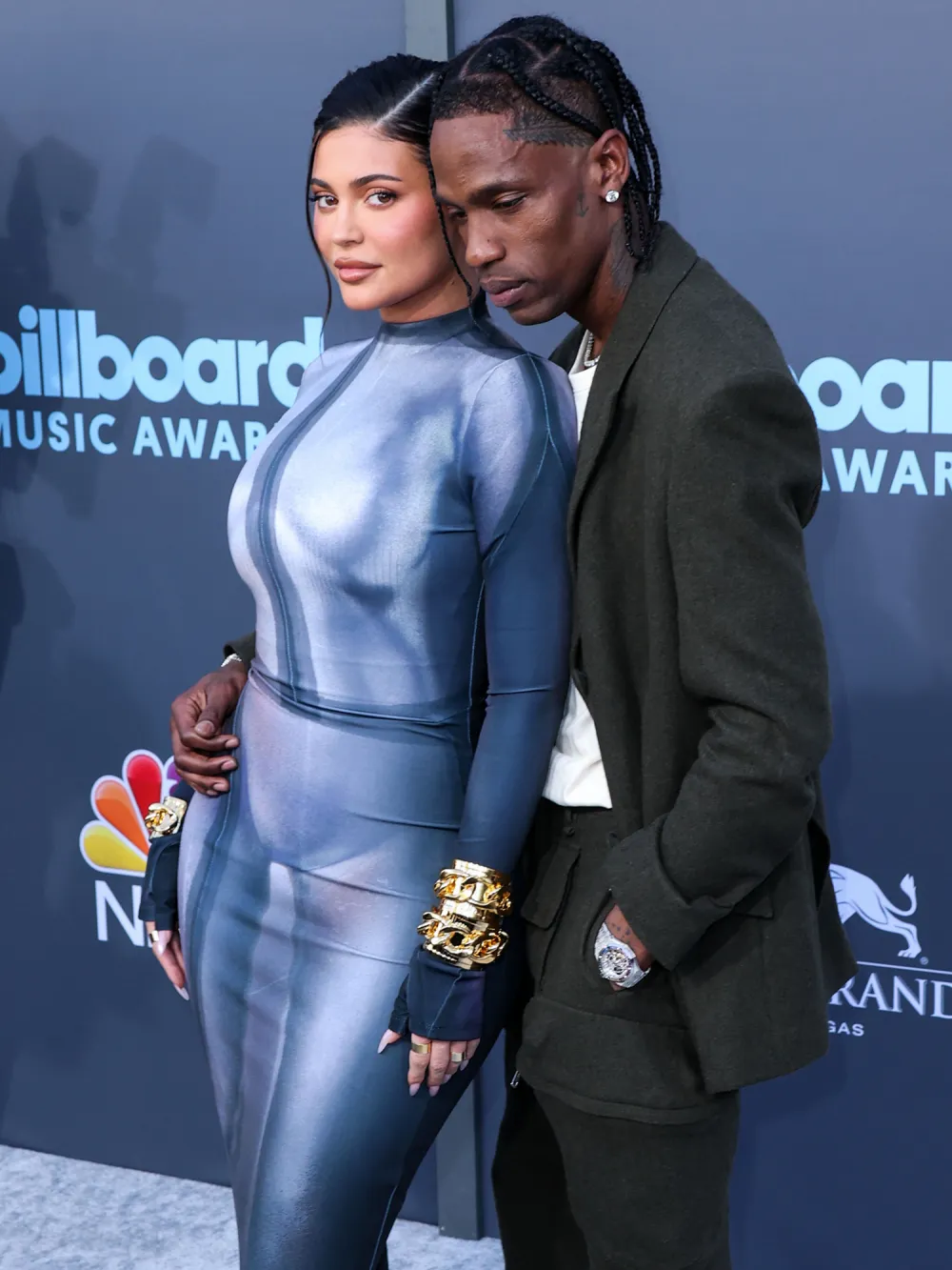 Travis Scott Reacts to Ex-Girlfriend Kylie Jenner's Kylie Cosmetics Shoot After Split: 'A Beauty'