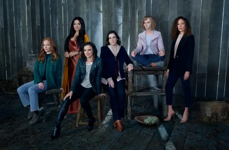 Yellowjackets' Warren Kole Reflects on Filming Sex Scenes With Melanie Lynskey