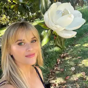 Reese Witherspoon Gets Bangs