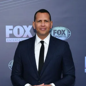 Alex Rodriguez Reveals He-s Been Diagnosed With Early-Stage Gum Disease